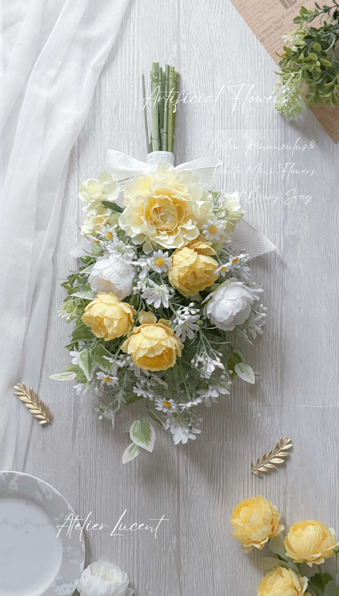 黄色と白のラナンキュラス～ナチュラルスワッグ